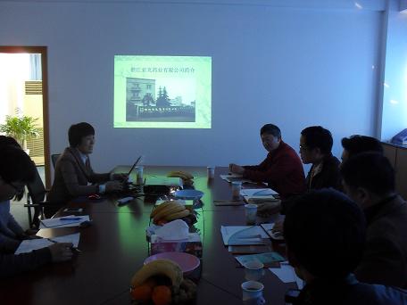 區(qū)政府農(nóng)業(yè)局考察亞克藥業(yè) 幫助解決企業(yè)實(shí)際問題